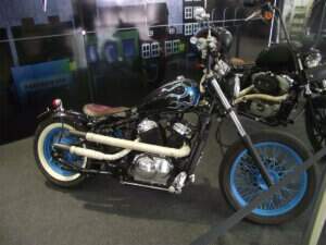 Moto exposta no Curitib a Moto Show.